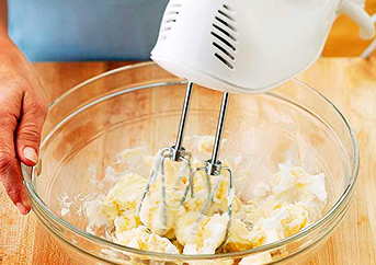 Hand Mixer for Cookie Dough