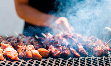 How to Use an Offset Smoker 🍖