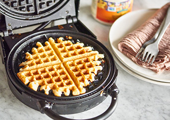 Waffle Maker With Removable Plates